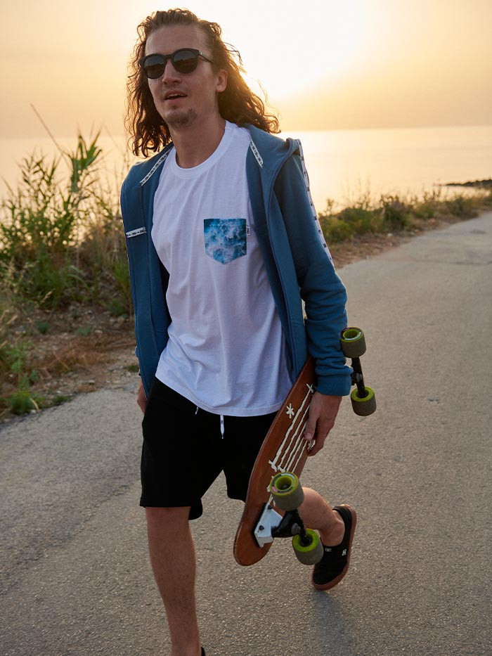 T-Shirt Relaks Unisex Biały z Kieszonką Wzburzone Morze lookbook T-Shirt Relaks Unisex Biały z Kieszonką Wzburzone Morze lookbook