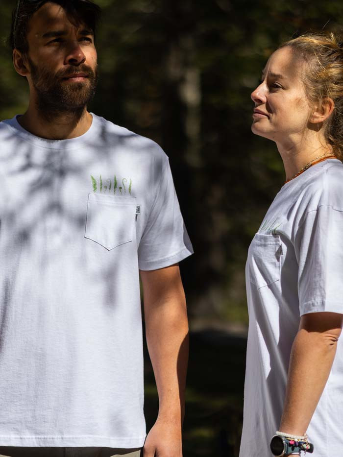 T-Shirt Relaks Unisex Biały z Kieszonką Liście T-Shirt Relaks Unisex Biały z Kieszonką Liście