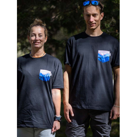 T-Shirt Relaks Unisex Czarny z Kieszonką Wzgórza Lookbook