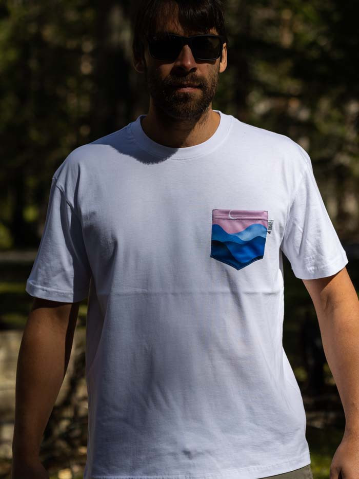 T-Shirt Relaks Unisex Biały z Kieszonką Wzgórza T-Shirt Relaks Unisex Biały z Kieszonką Wzgórza