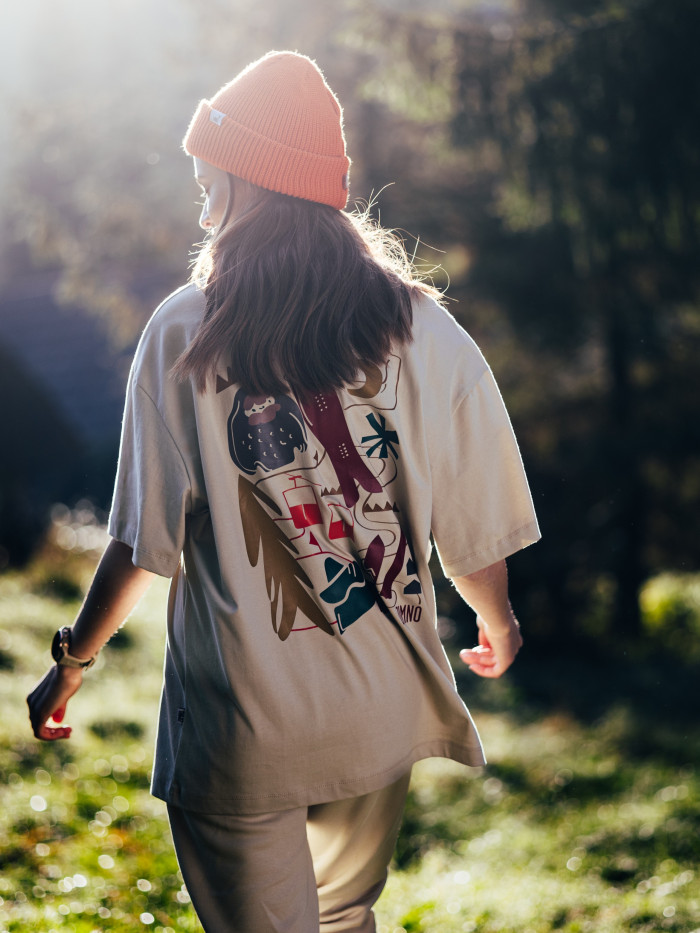 T-Shirt pudełkowy kremowy z nadrukiem