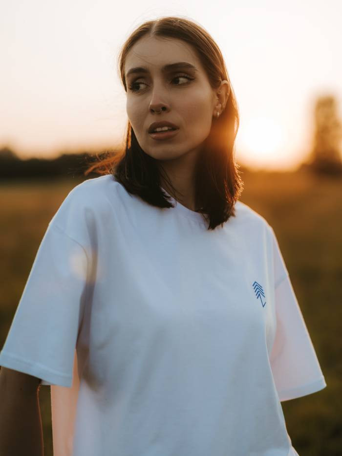 T-shirt pudełkowy biały CIEPŁO ZIMNO UNISEX