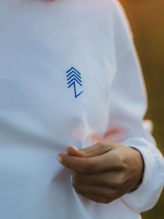 Longsleeve oversize biały z nadrukiem UNISEX